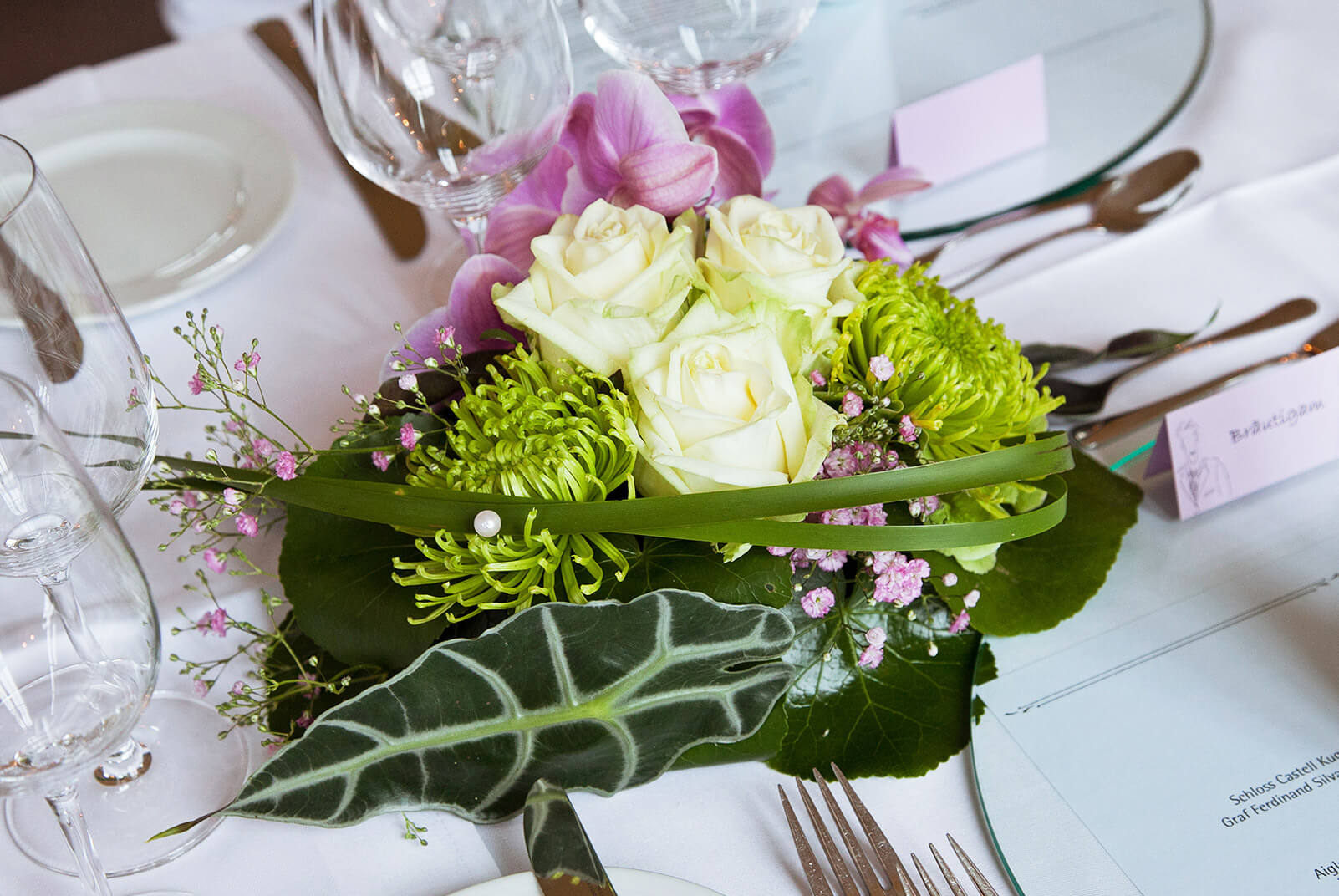 Blumendeko für den Tisch